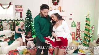 Cherie_Deville_MILF_Christmas